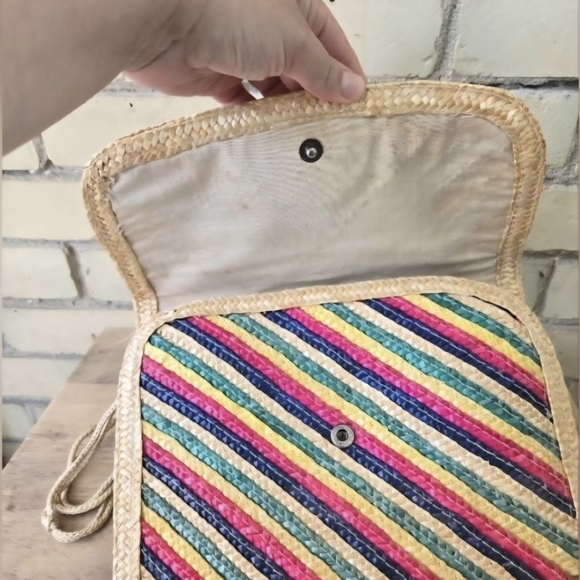 Vintage Rainbow Basket Bag - Picture 6 of 6